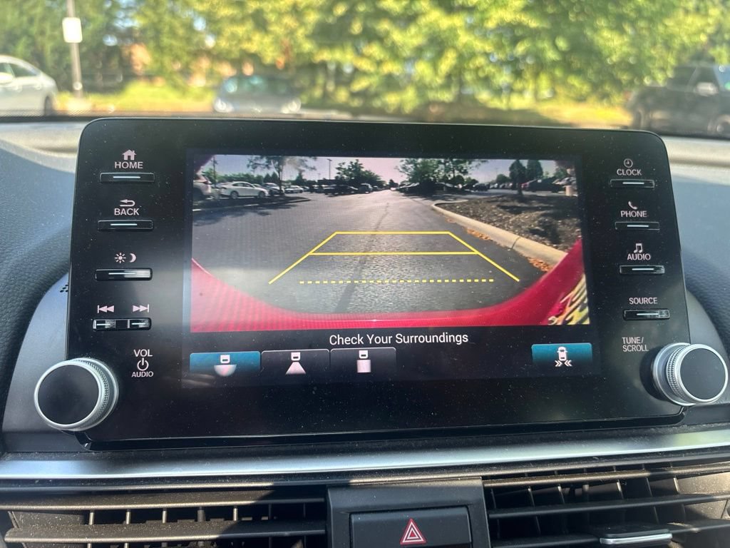 Used 2018 Honda Accord EX image 17