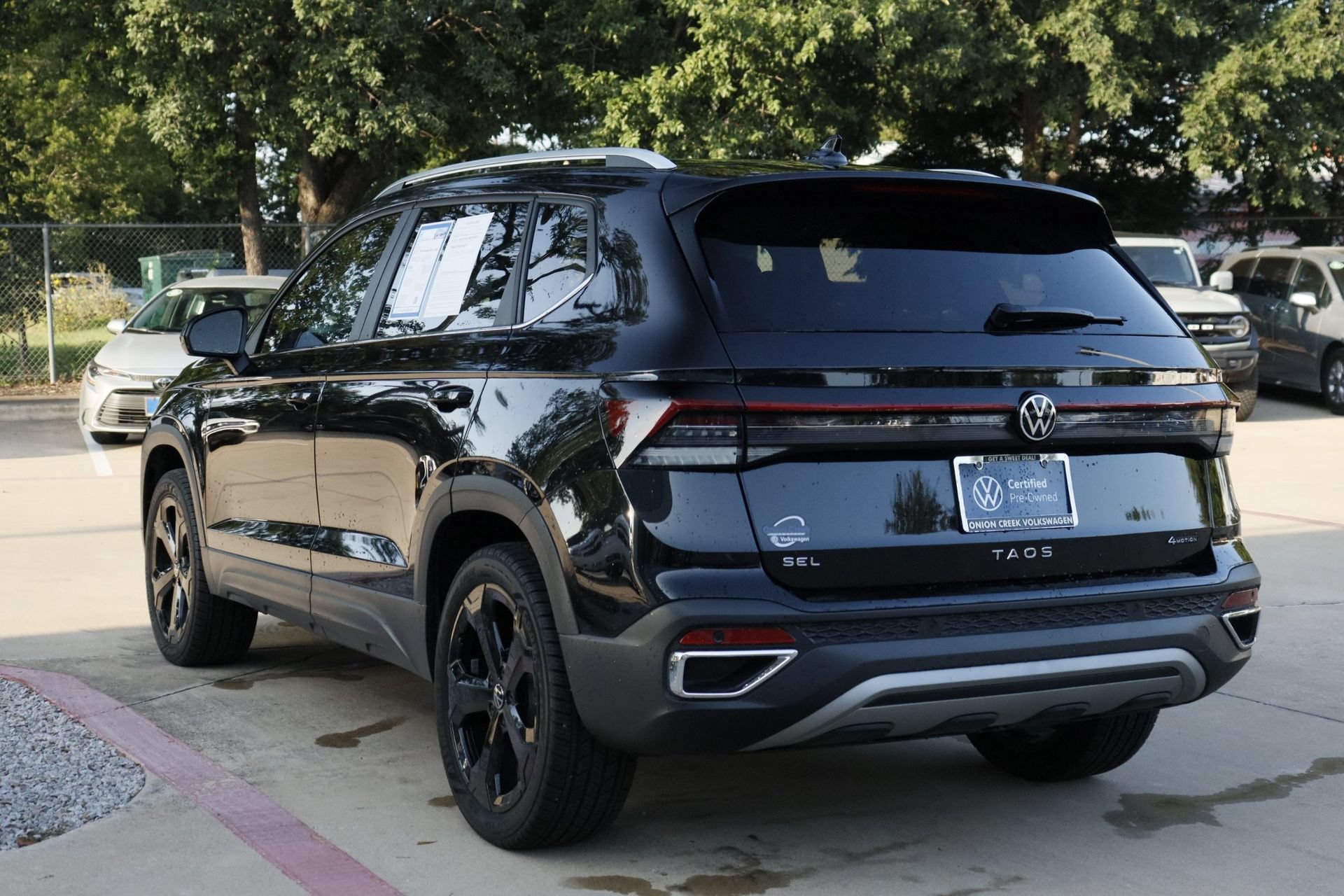 Certified 2025 Volkswagen Taos SEL AWD/4WD image 6