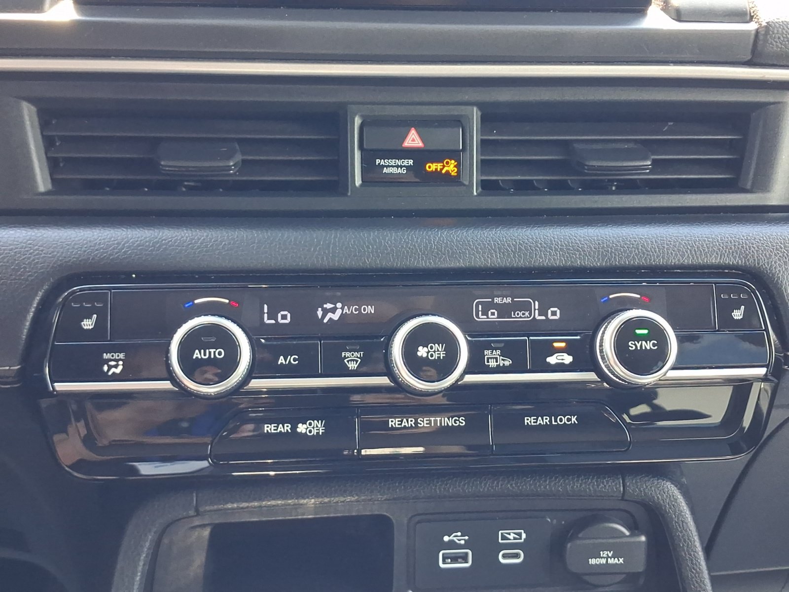 Used 2023 Honda Pilot Touring image 17