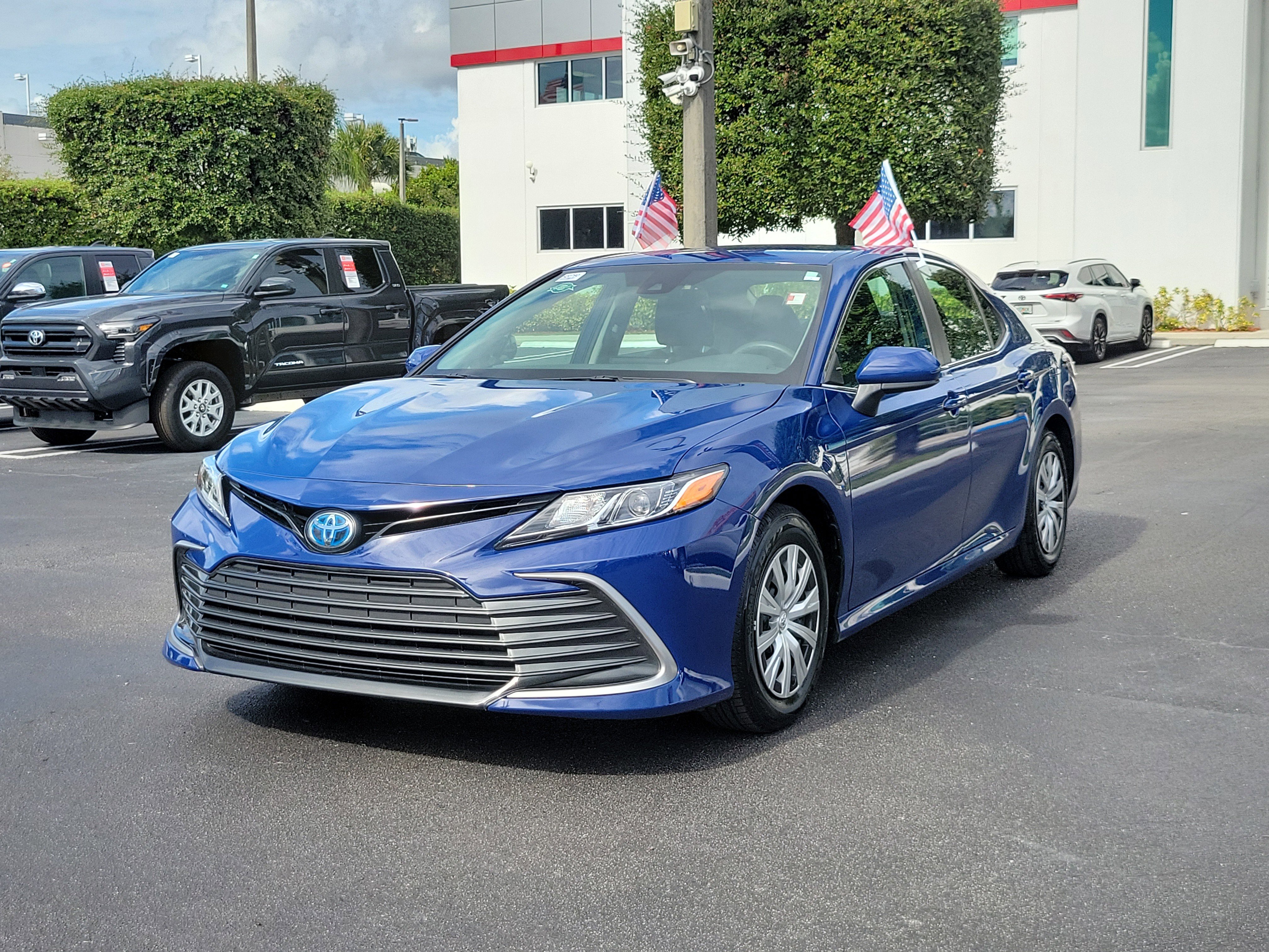 Used 2023 Toyota Camry LE image 5