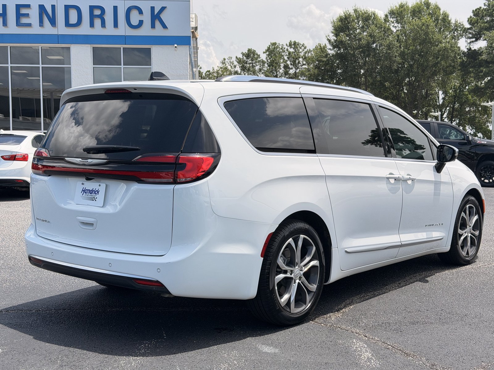 Used 2026 Chrysler Pacifica Pinnacle FWD image 21