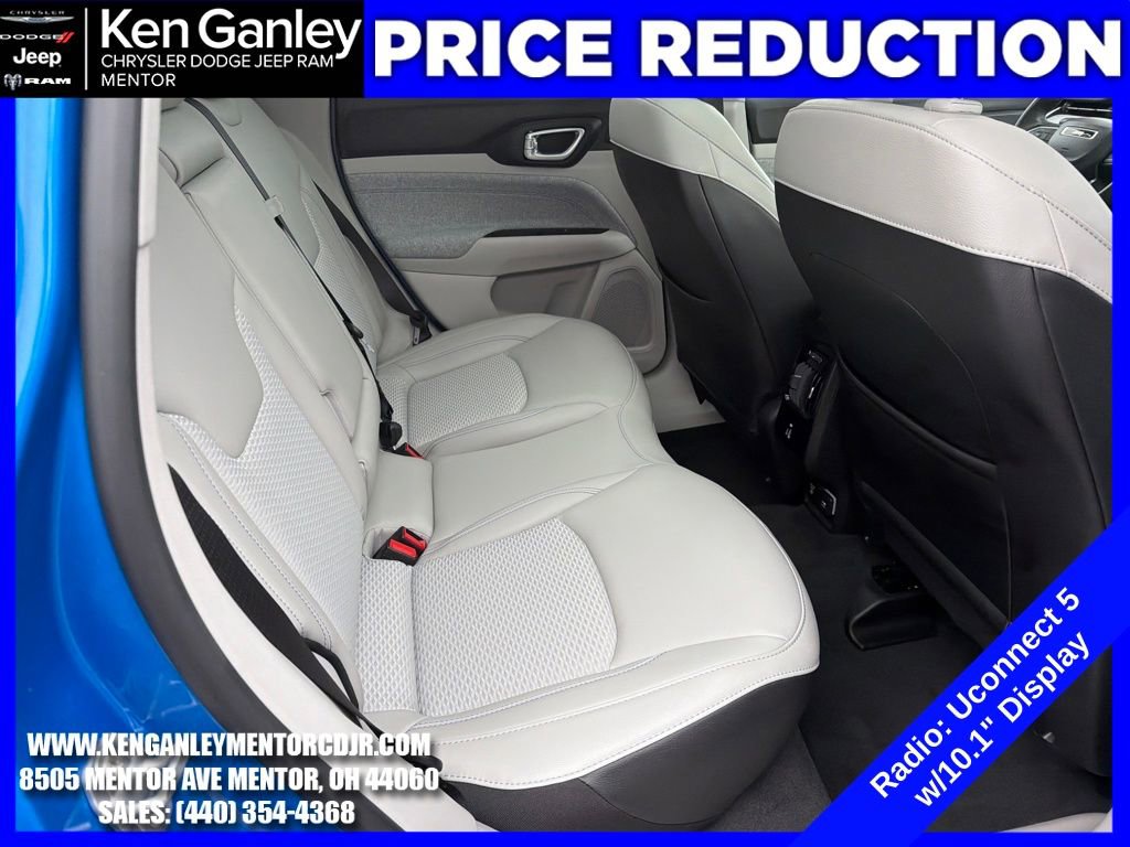 Used 2022 Jeep Compass Latitude w/ Sun and Sound Group AWD/4WD image 25