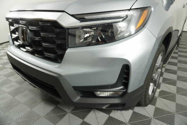 Used 2023 Honda Passport EX-L image 11