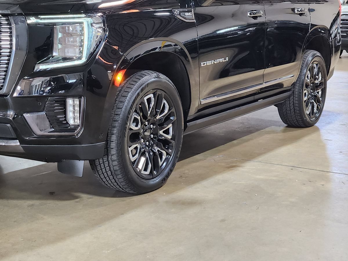 Used 2023 GMC Yukon Denali Ultimate AWD/4WD image 17