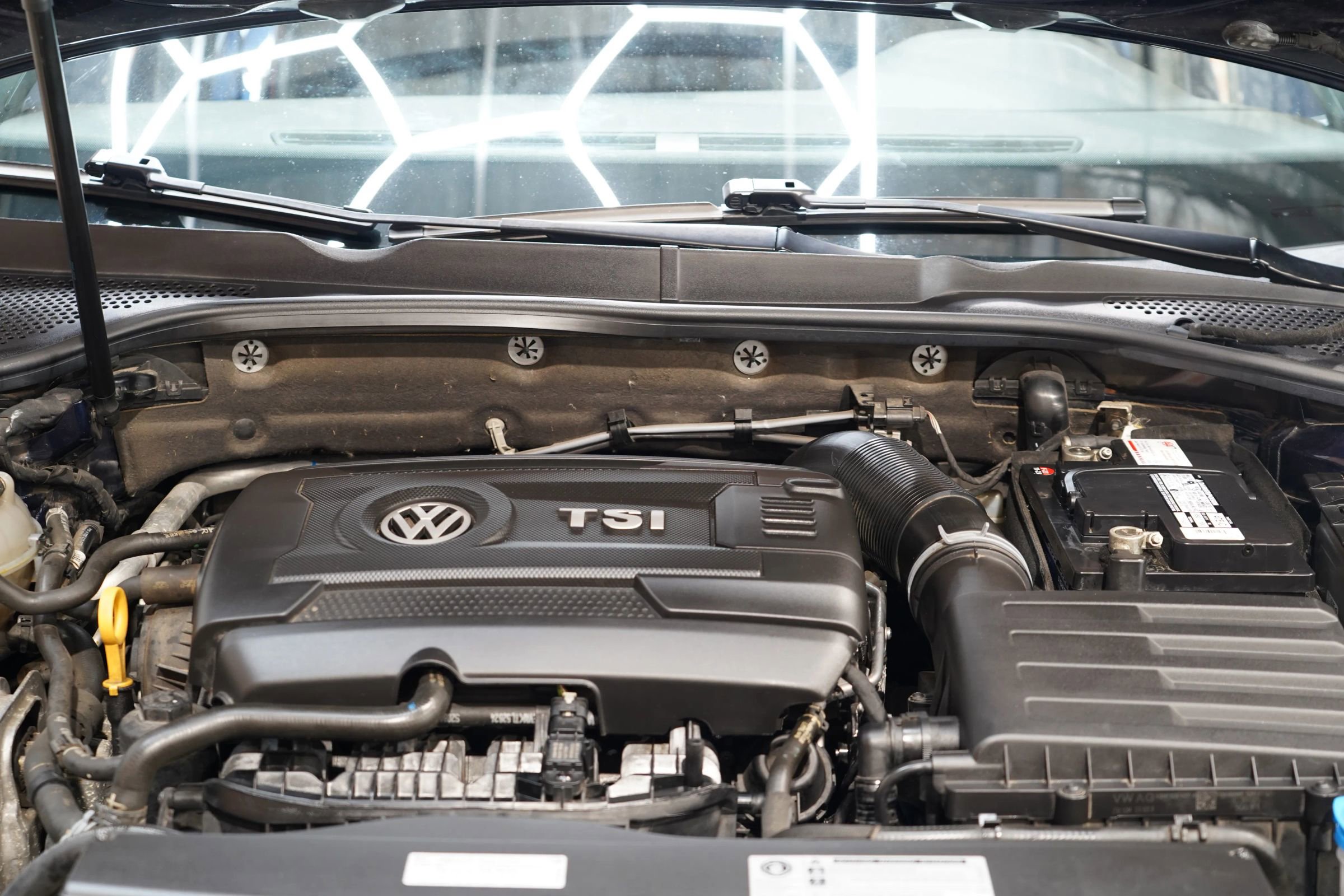 Used 2018 Volkswagen GTI SE w/ SE Leather Package image 26