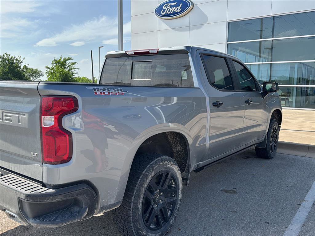 Used 2024 Chevrolet Silverado 1500 LT Trail Boss w/ Convenience Package II AWD/4WD image 5