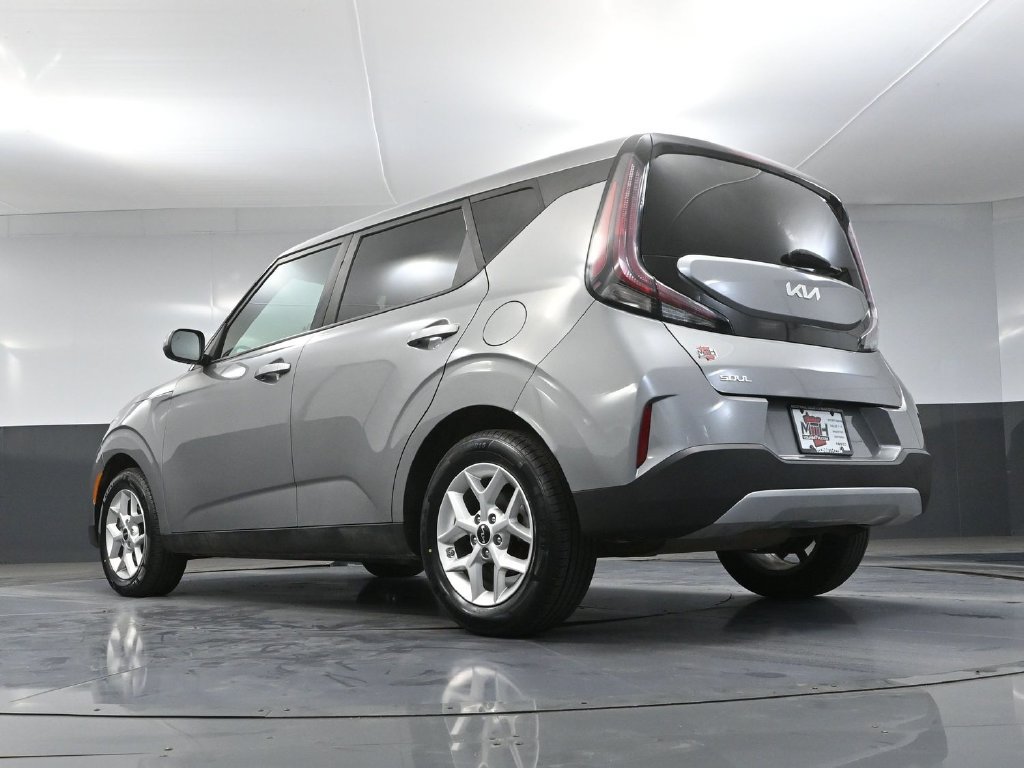 Used 2023 Kia Soul LX w/ LX Technology Package FWD image 41
