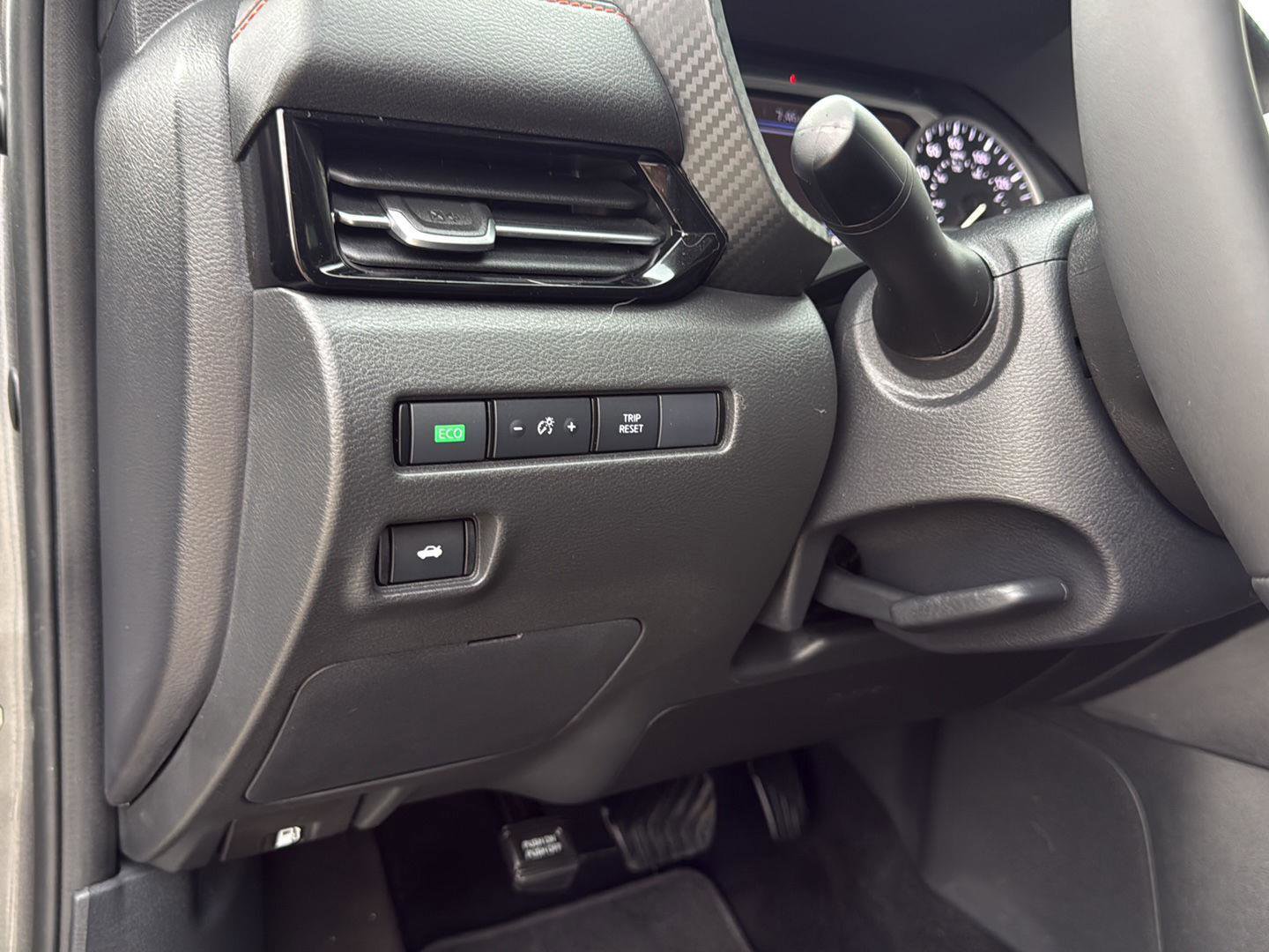 Used 2025 Nissan Sentra SR w/ Lighting Package FWD image 14