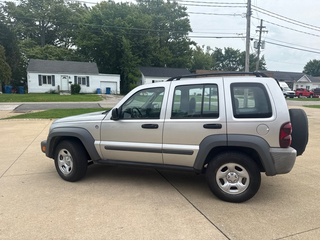 Used 2006 Jeep Liberty Sport AWD/4WD image 5