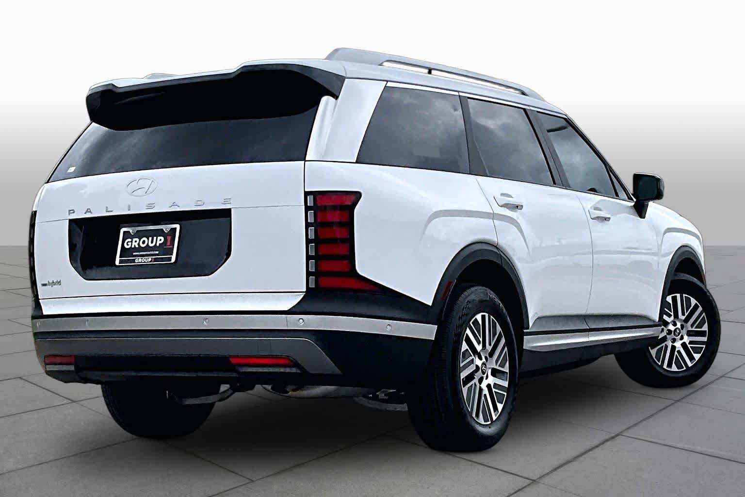 Used 2026 Hyundai Palisade SEL Premium FWD image 13