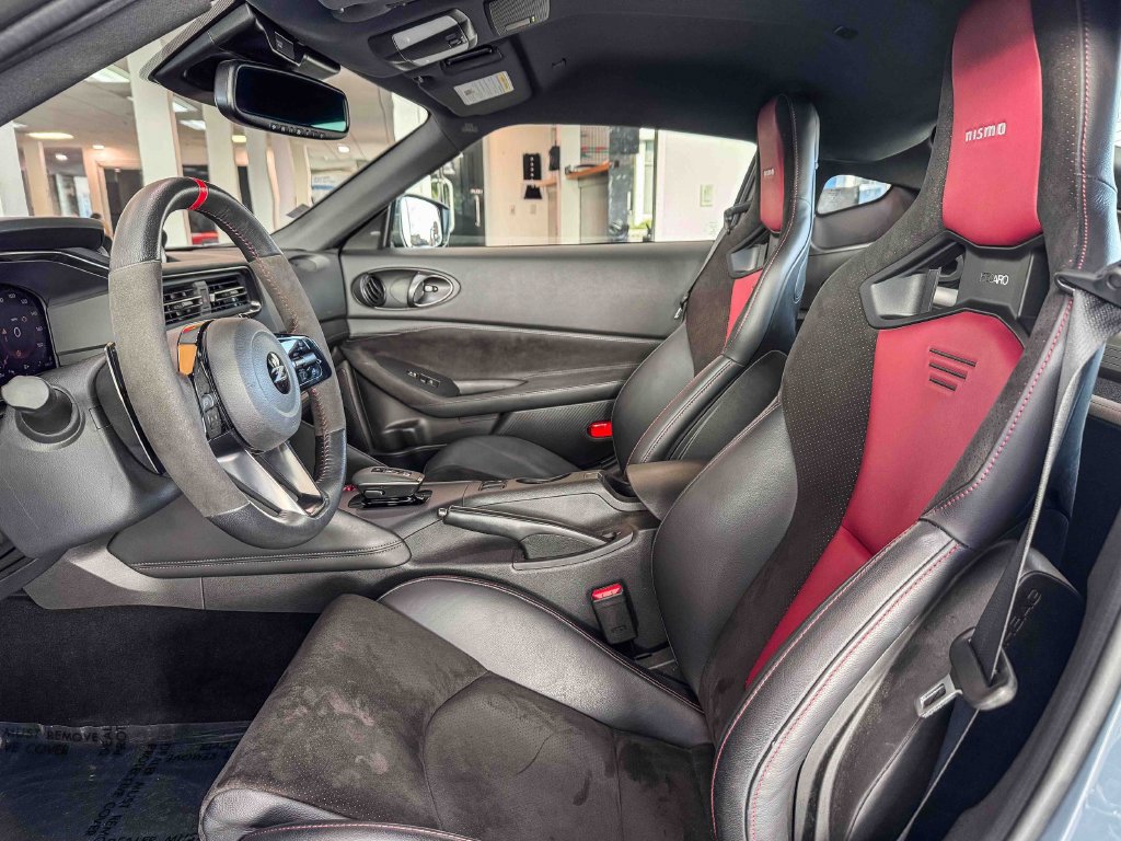 Certified 2024 Nissan Z Performance w/ Floor Mat Package RWD image 16