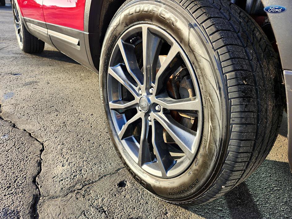 Used 2017 Ford Explorer XLT w/ Equipment Group 202A image 37