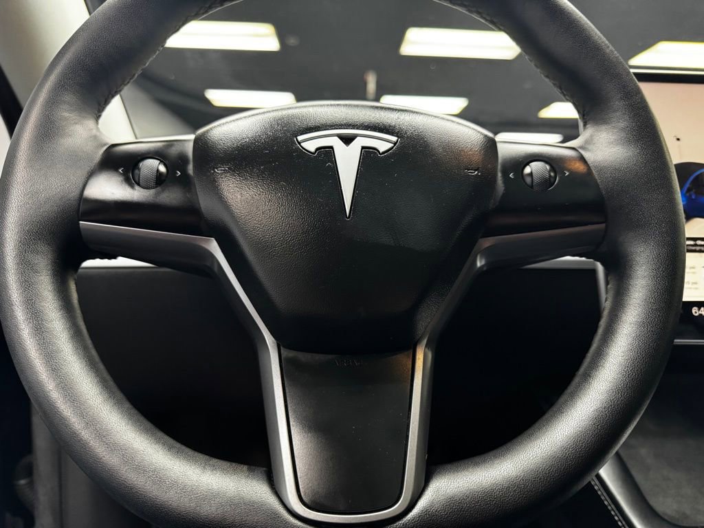 Used 2022 Tesla Model Y Long Range image 22