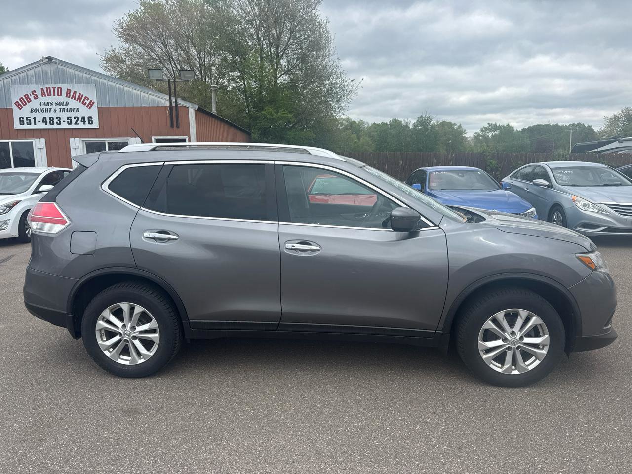 Used 2016 Nissan Rogue SV AWD/4WD image 4