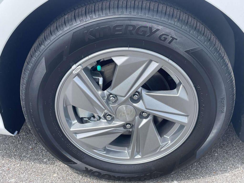 New 2026 Hyundai Elantra SE image 23