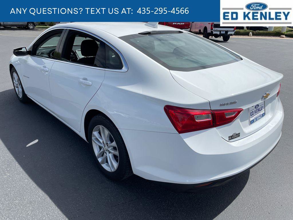 Used 2017 Chevrolet Malibu LT FWD image 29