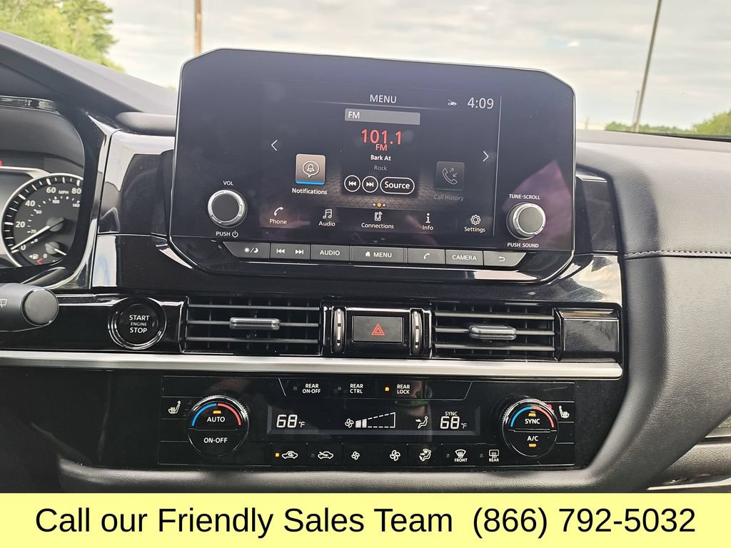 Used 2025 Nissan Pathfinder SV AWD/4WD image 19