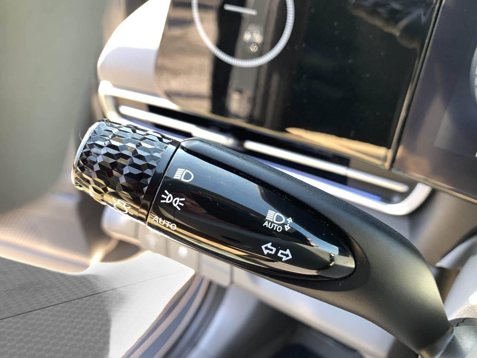 Used 2024 Hyundai Elantra SEL image 17