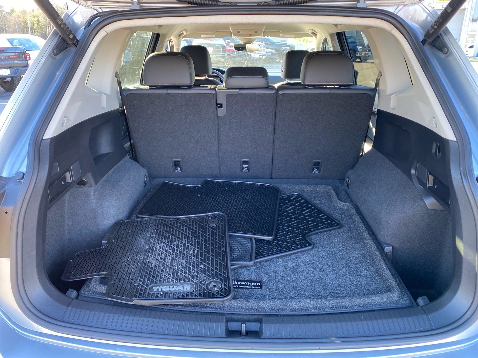 Used 2022 Volkswagen Tiguan SE image 23