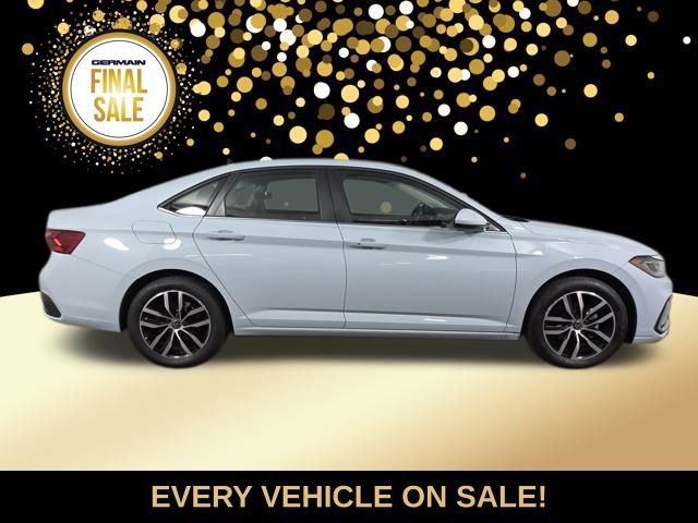 Used 2025 Volkswagen Jetta SE w/ Sunroof Package image 5