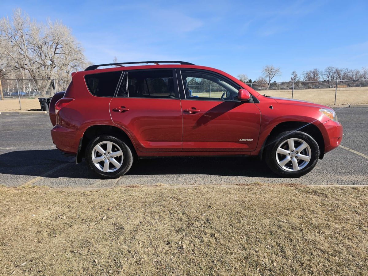 Used 2008 Toyota RAV4 Limited AWD/4WD image 6