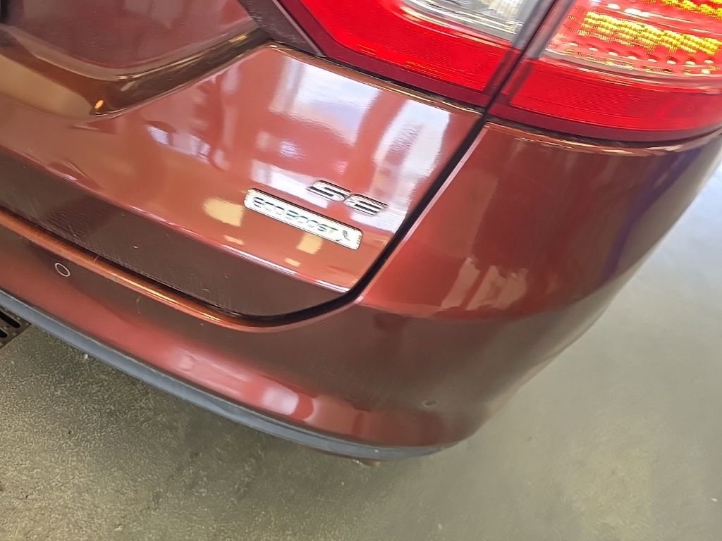 Used 2015 Ford Fusion SE w/ Equipment Group 202A FWD image 3