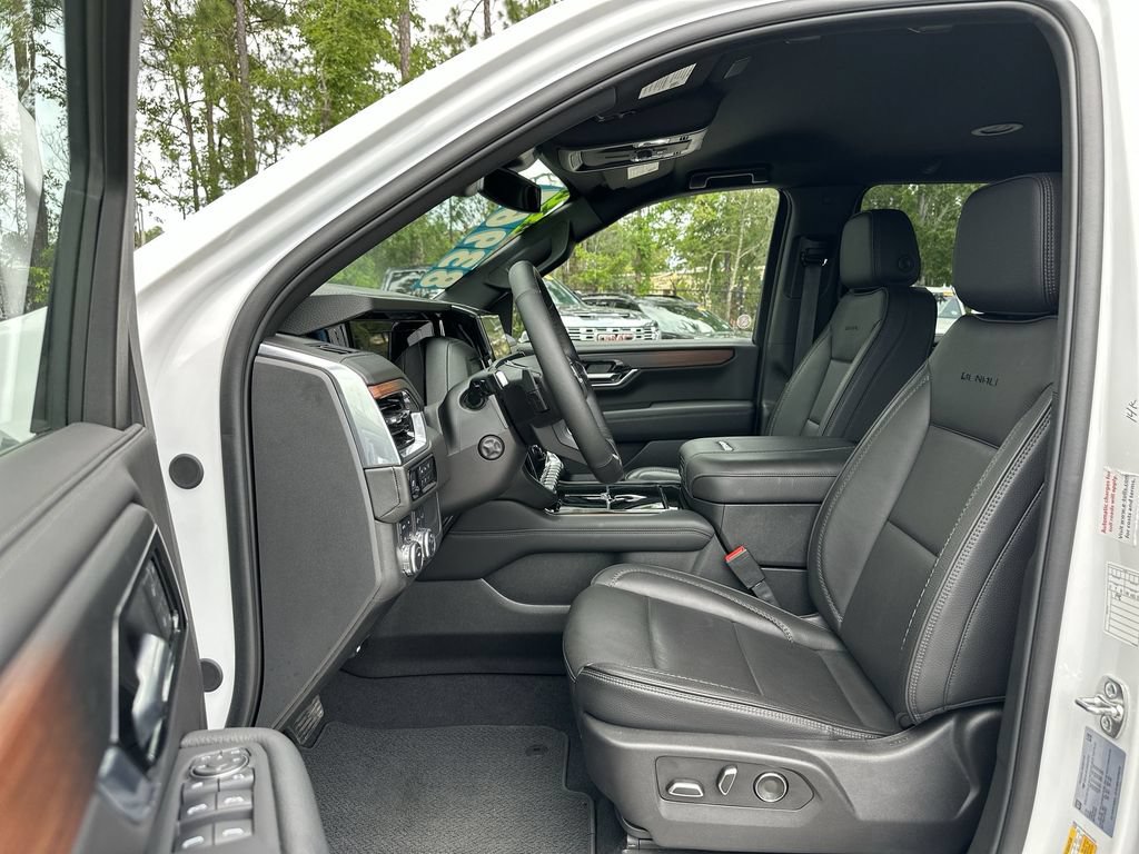 Certified 2025 GMC Yukon XL Denali AWD/4WD image 19