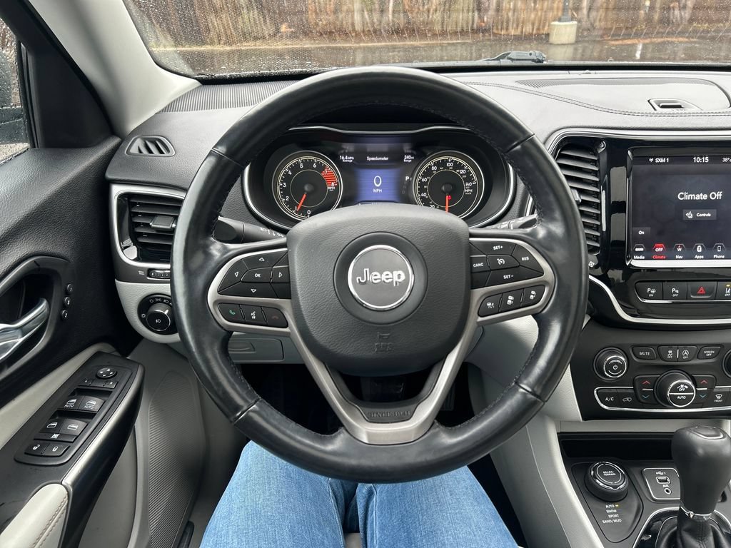 Used 2021 Jeep Cherokee Limited AWD/4WD image 24
