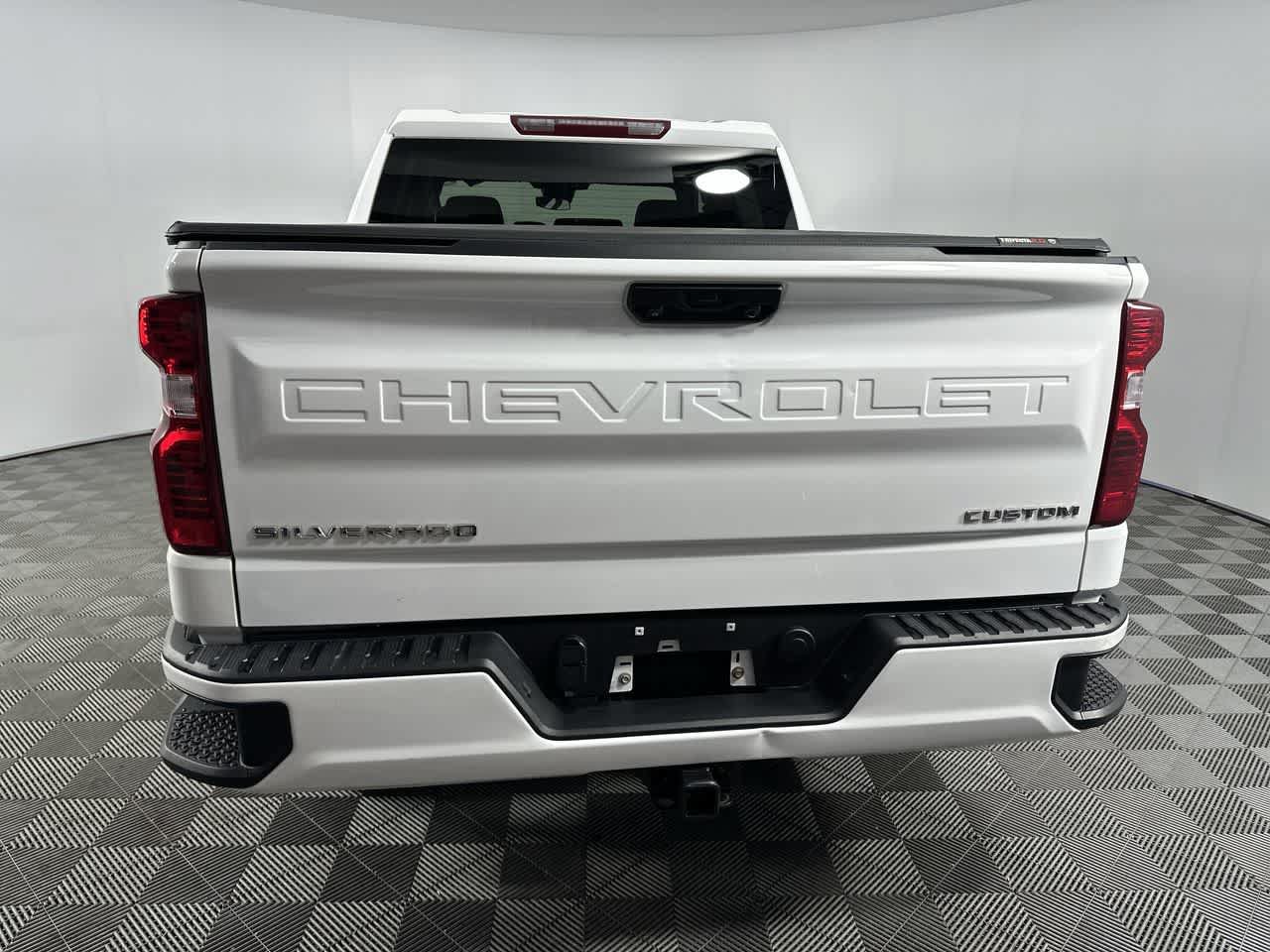 Used 2022 Chevrolet Silverado 1500 Custom AWD/4WD image 7