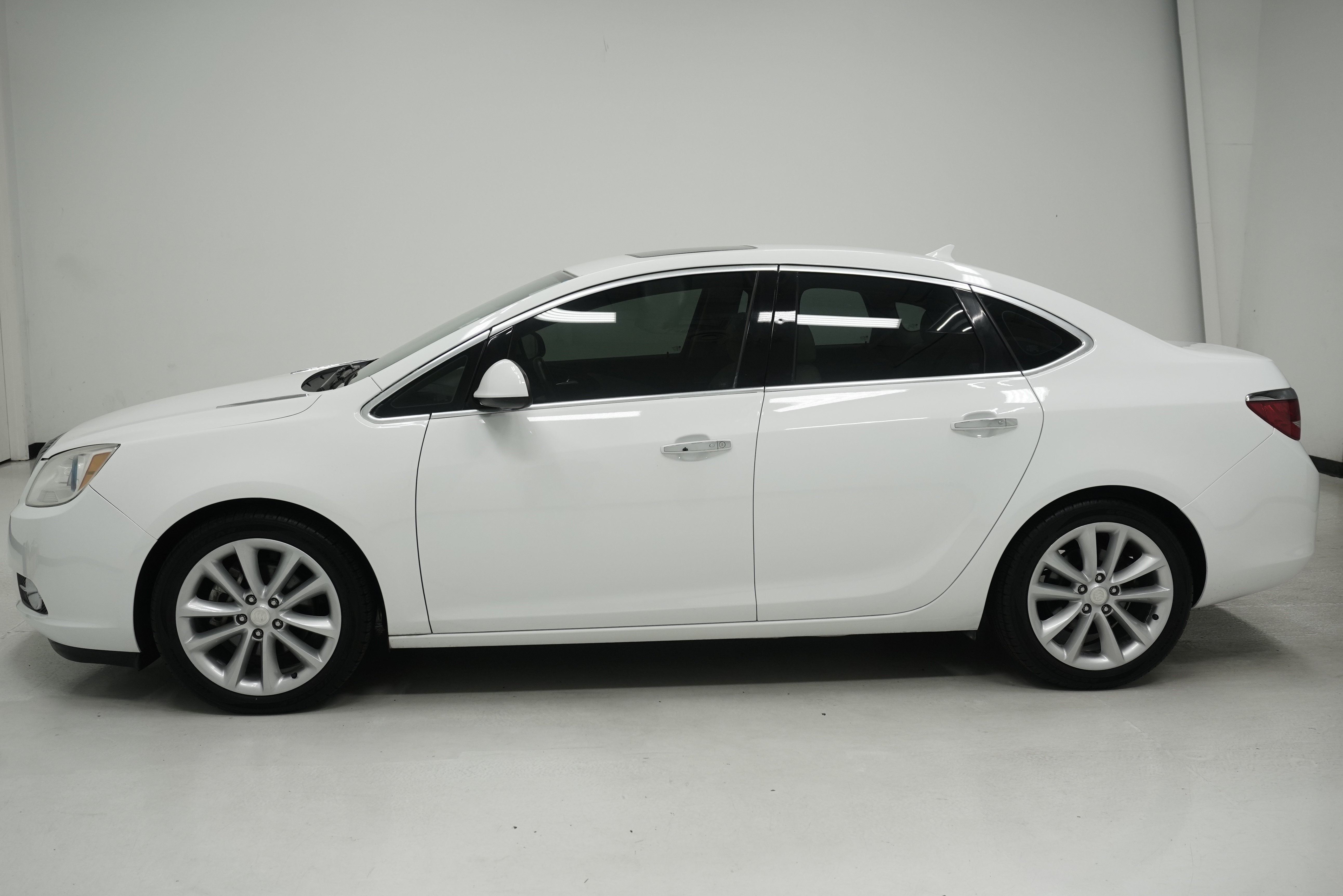 Used 2014 Buick Verano Leather FWD image 7