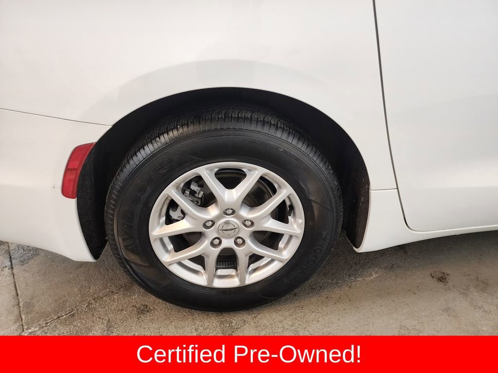 Used 2024 Chrysler Pacifica Touring-L image 37