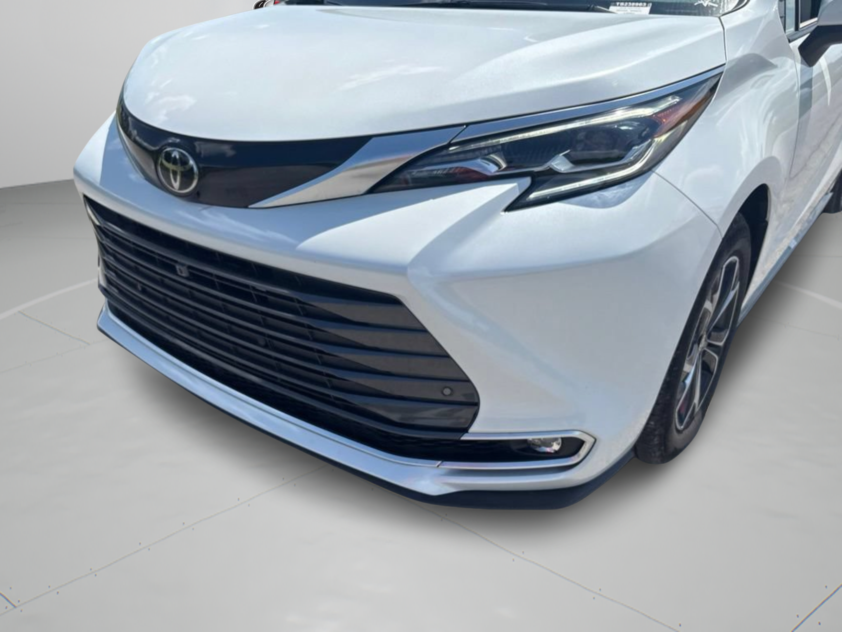 Certified 2026 Toyota Sienna Platinum AWD/4WD image 32