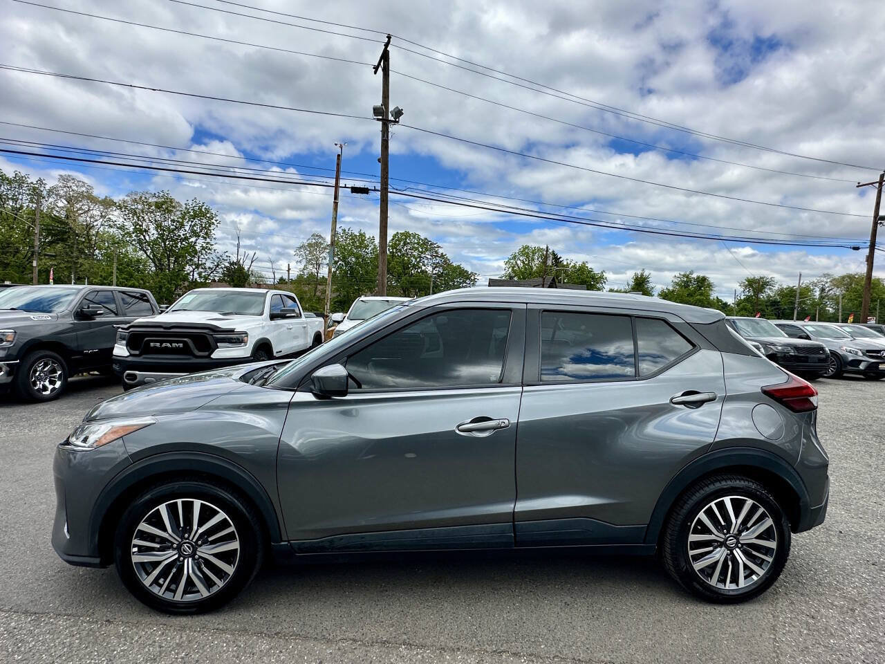 Used 2021 Nissan Kicks SV FWD image 3