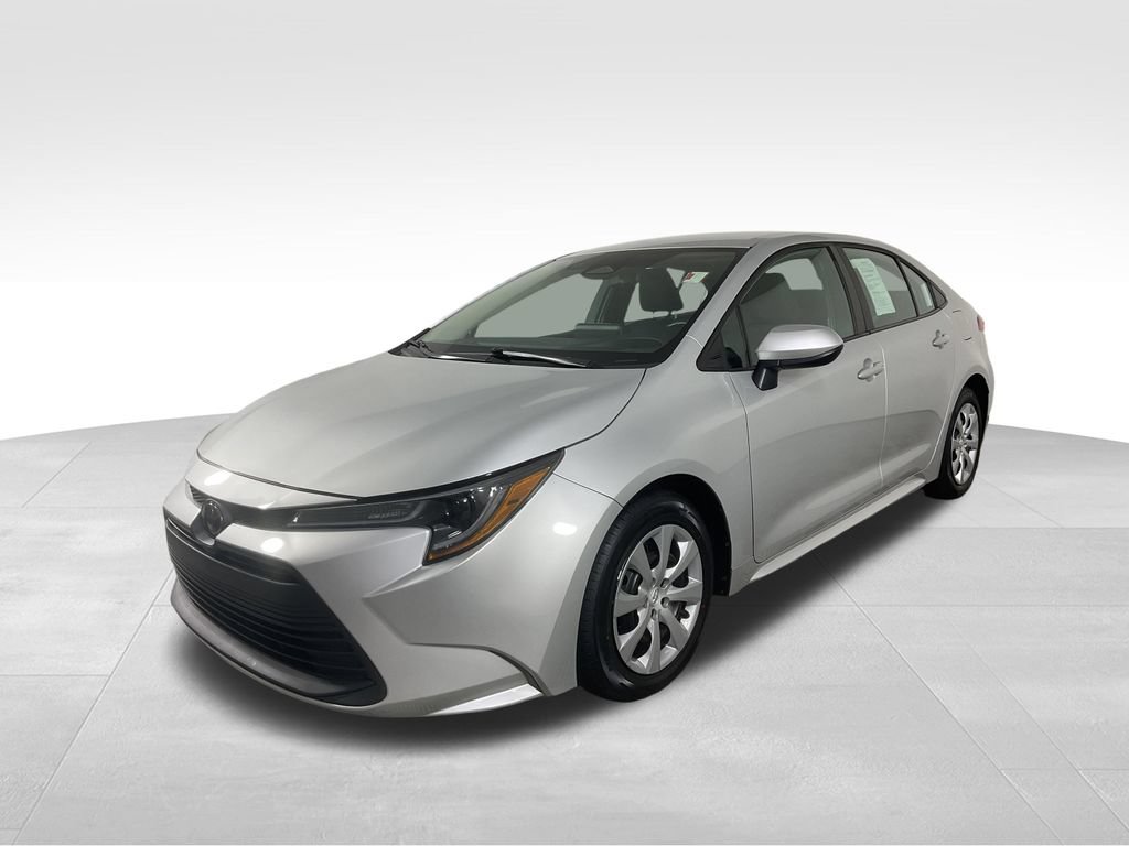 Used 2024 Toyota Corolla LE FWD image 4