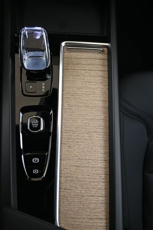 New 2026 Volvo XC60 B5 Plus w/ Climate Package image 33