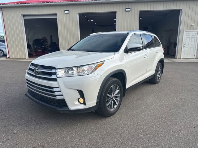 Used 2019 Toyota Highlander XLE AWD/4WD image 7