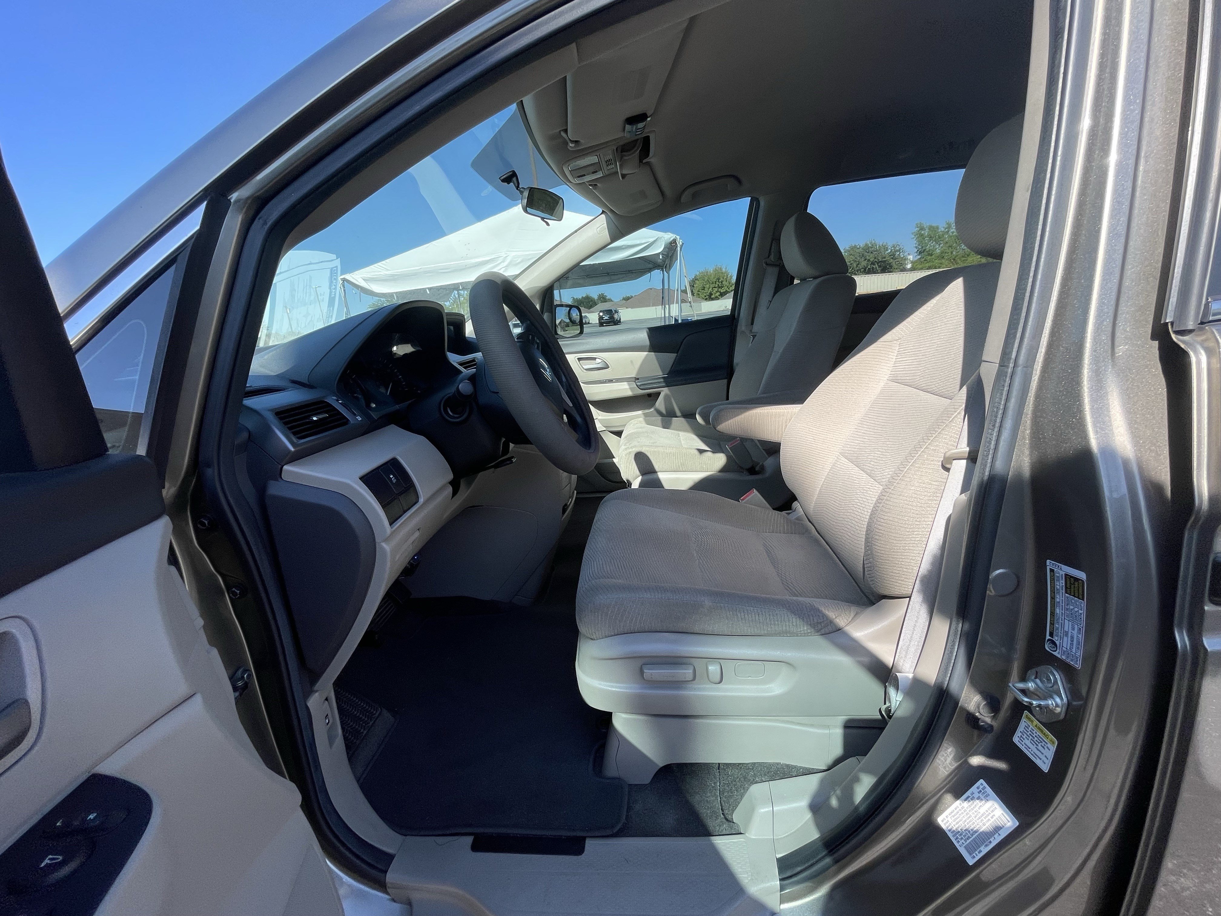 Used 2013 Honda Odyssey LX image 18