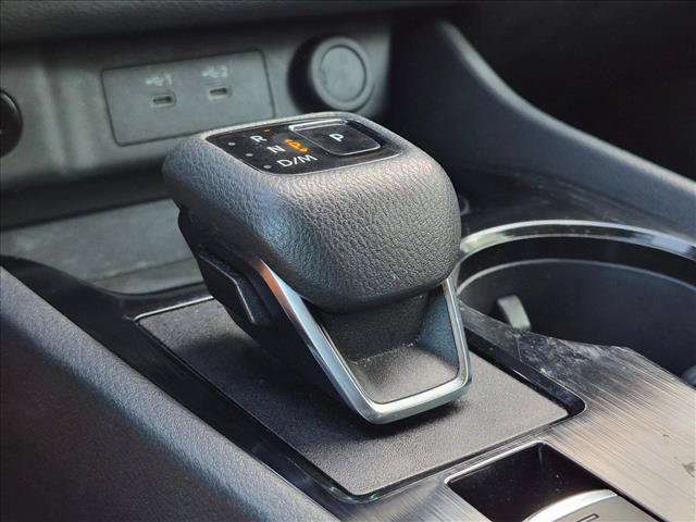 Used 2024 Nissan Rogue S FWD image 12
