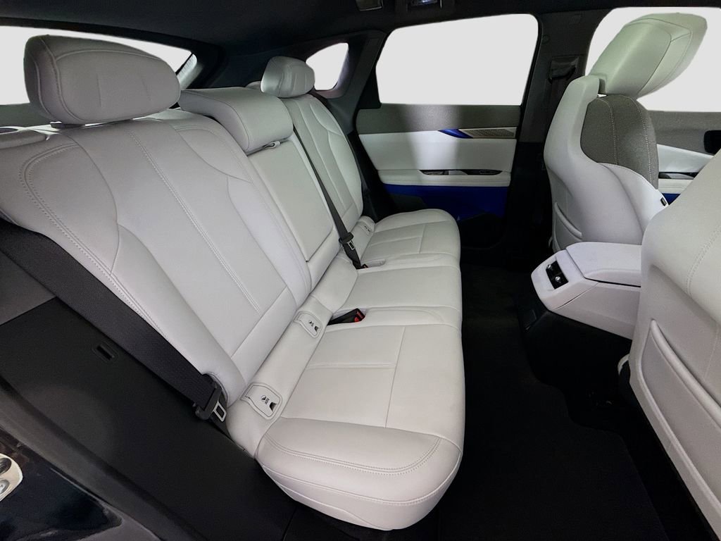 Used 2025 Cadillac Optiq Sport 1 image 28
