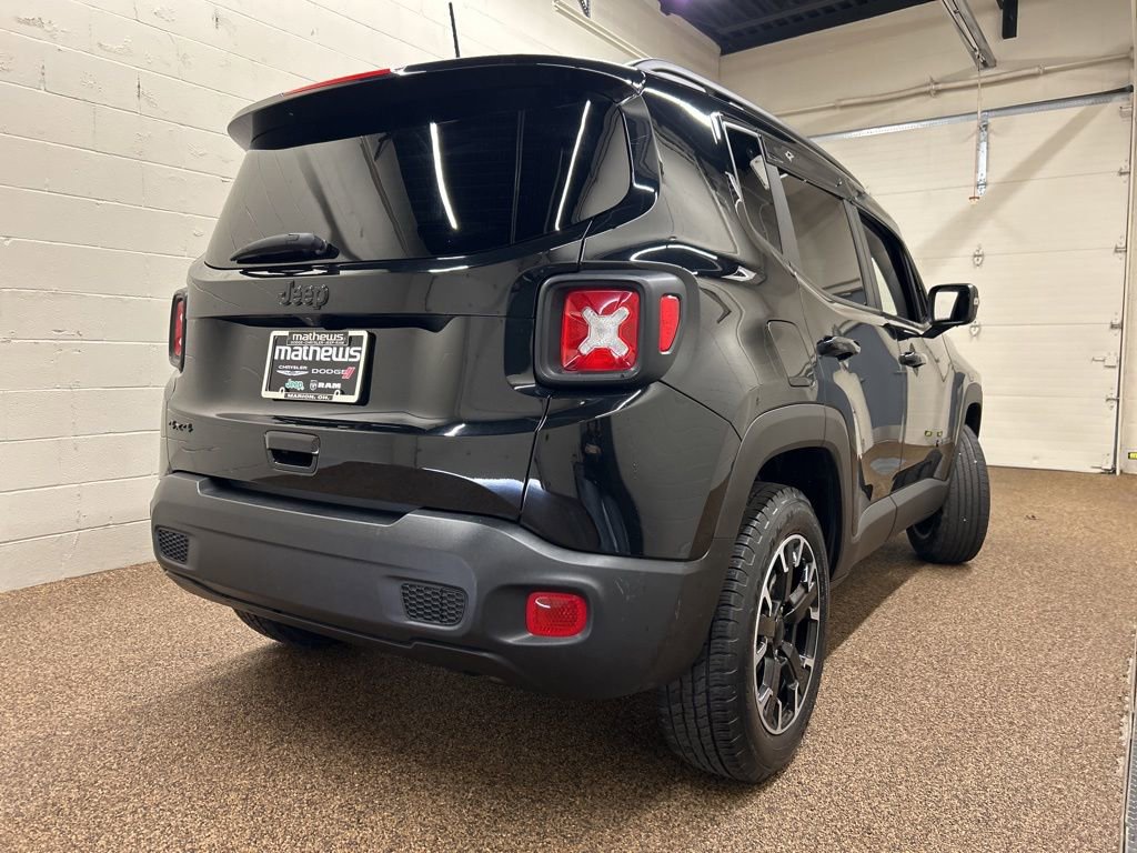Used 2023 Jeep Renegade Latitude image 2