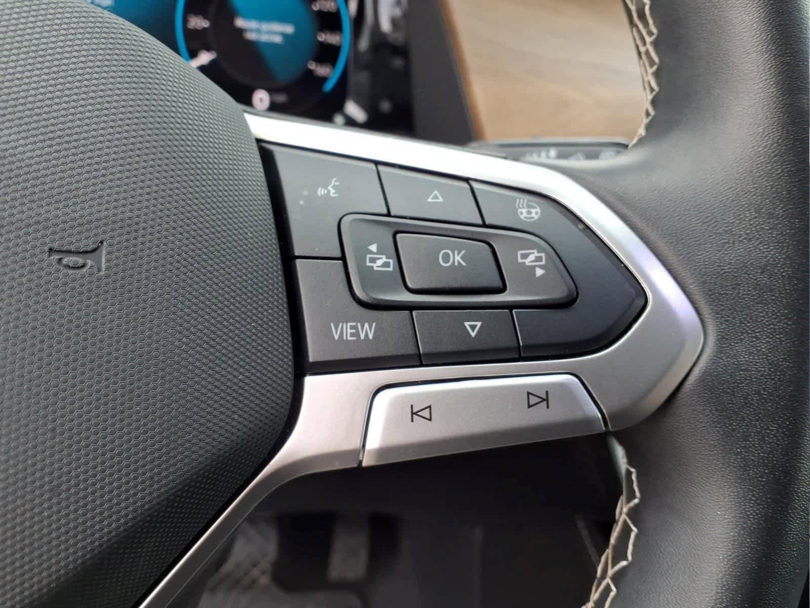 Used 2025 Volkswagen Atlas SE FWD image 21