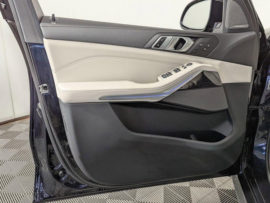 Certified 2024 BMW X5 xDrive40i w/ M Sport Package image 17