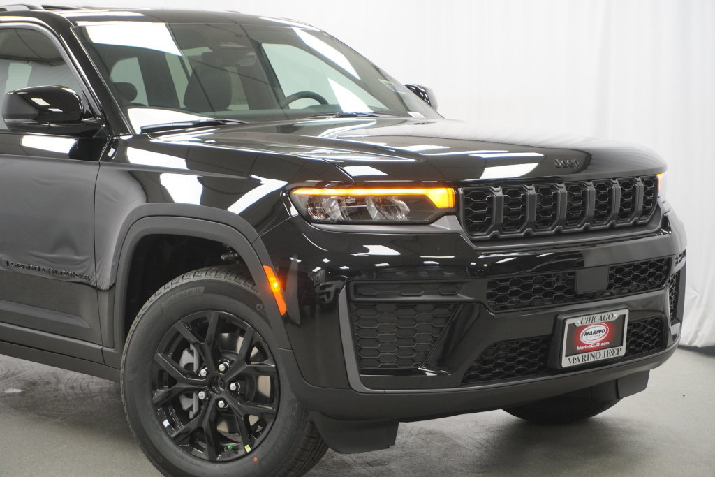 New 2026 Jeep Grand Cherokee Altitude AWD/4WD image 3
