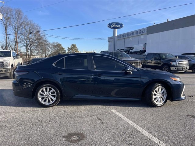 Used 2021 Toyota Camry LE image 2