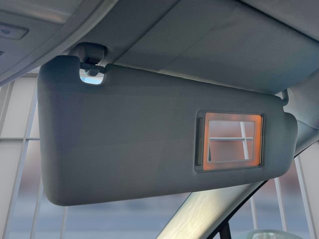 Used 2011 Volkswagen Touareg VR6 AWD/4WD image 32