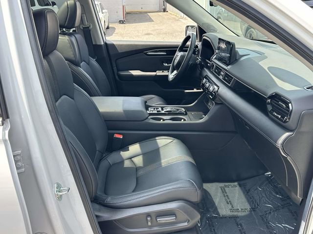 Used 2025 Honda Pilot Touring image 18