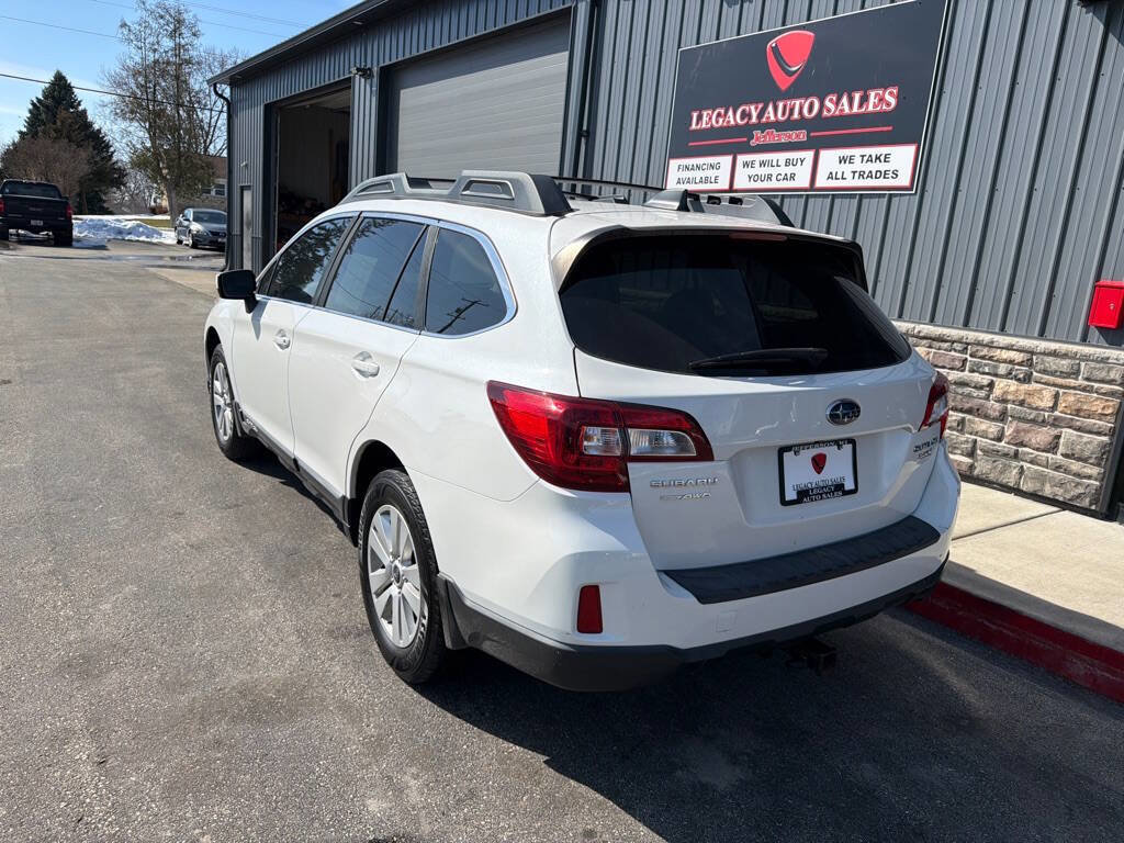 Used 2017 Subaru Outback 2.5i Premium AWD/4WD image 3