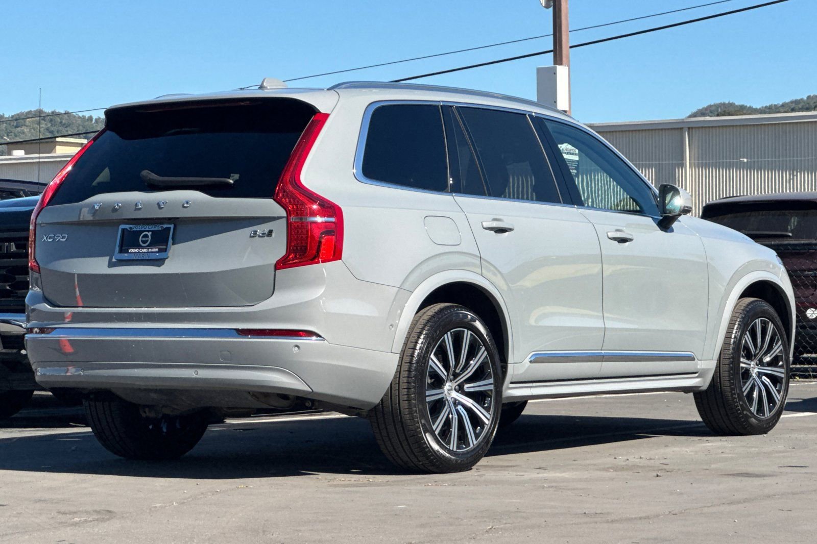 Used 2025 Volvo XC90 B6 Plus AWD/4WD image 2