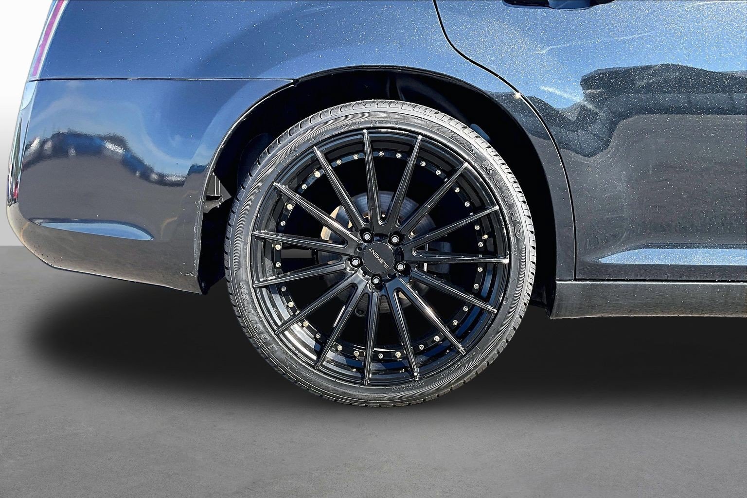 Used 2014 Chrysler 300 w/ Driver Convenience Group RWD image 8