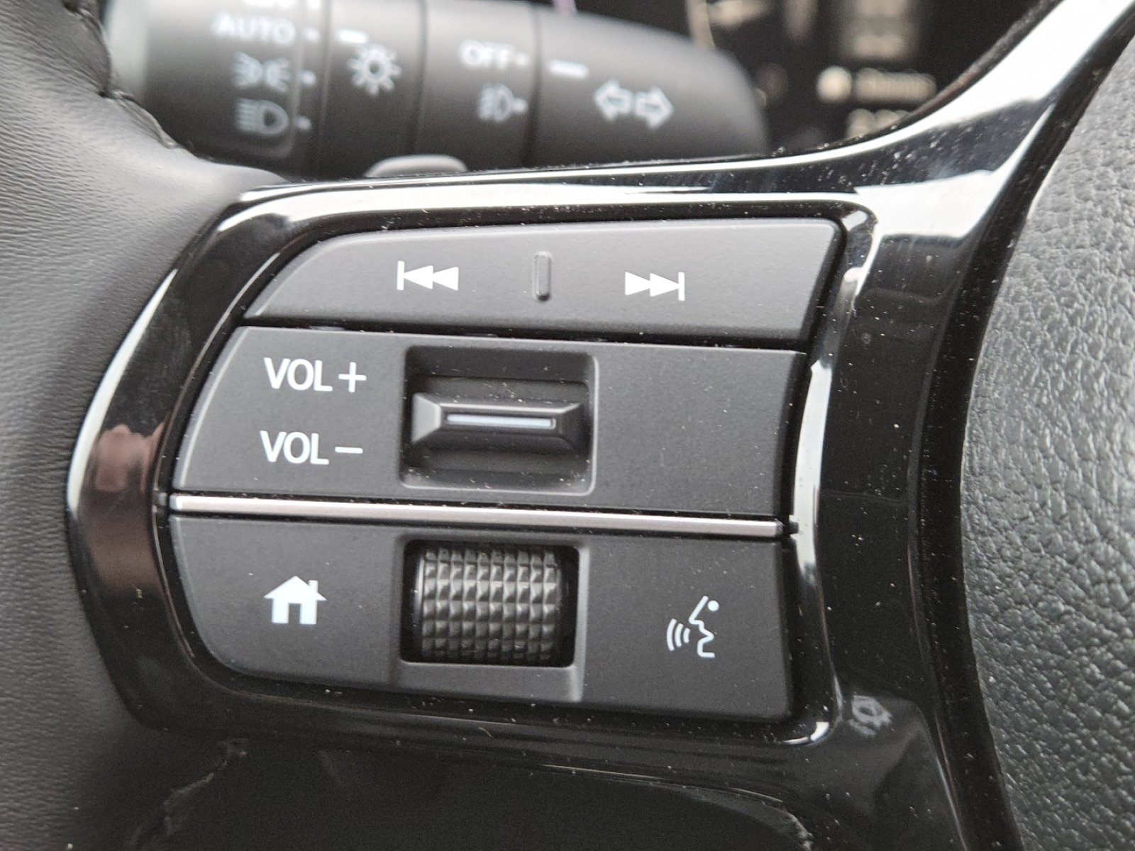 Used 2025 Honda Pilot EX-L image 33